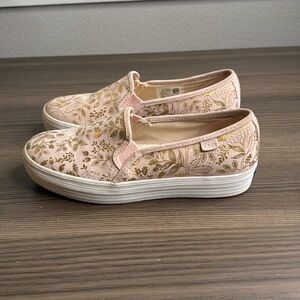 Keds x Riffle Paper Co Blush Gold Metallic Patterned Slip On Platform Sn…